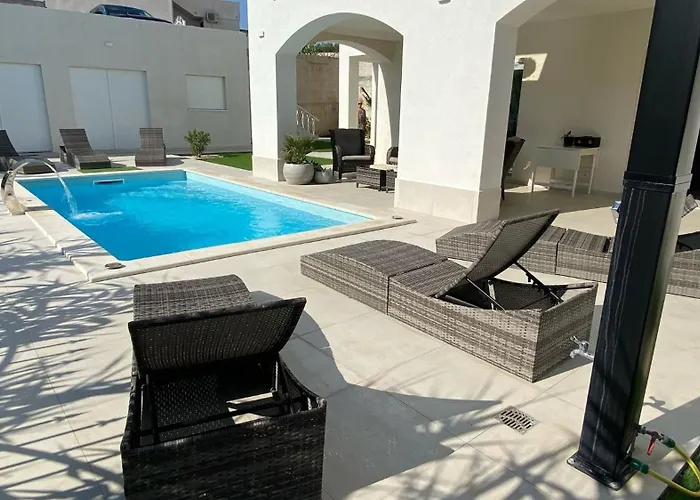 With Swimming Pool Pag - 24360 아파트