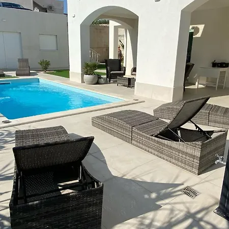 With Swimming Pool Pag - 24360 公寓