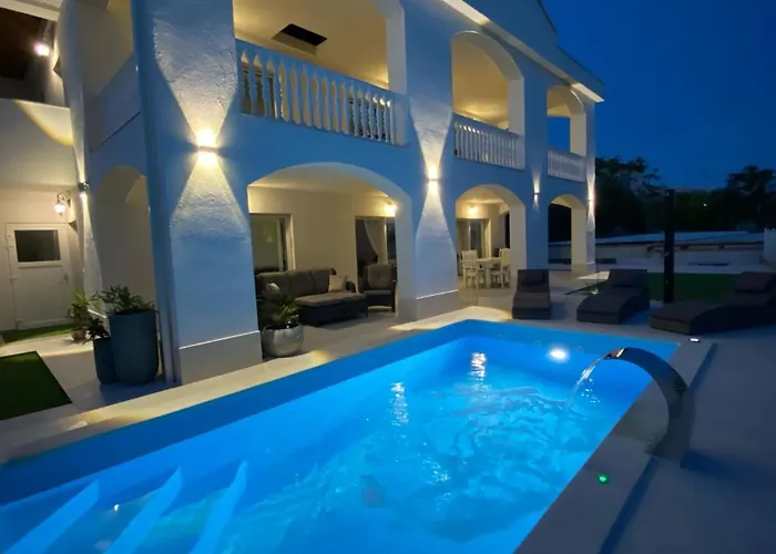 With Swimming Pool Pag - 24360